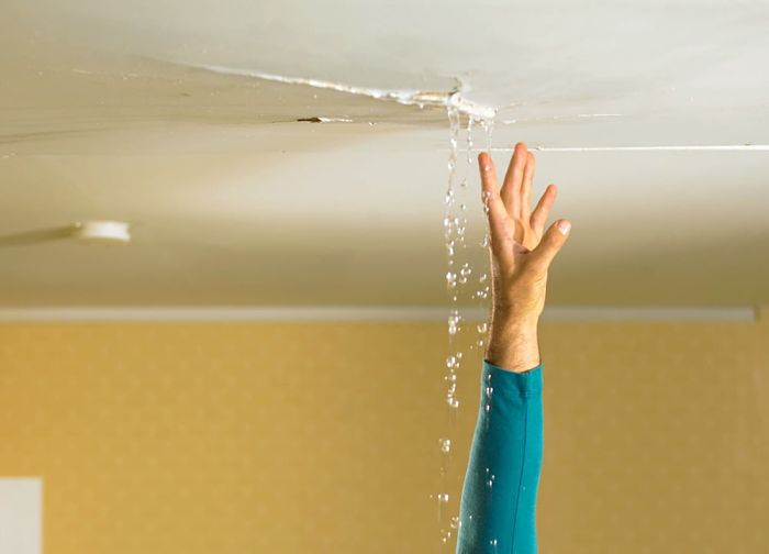 تسريب المياه الجدران